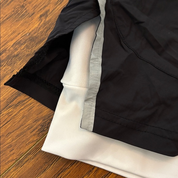 Alphalete Infinity Speed Shorts 5.5” black, lined, medium - Picture 5 of 6